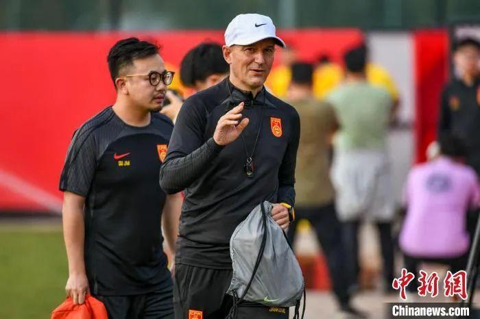 国足首战新西兰00平局 时隔358天重返国际赛场