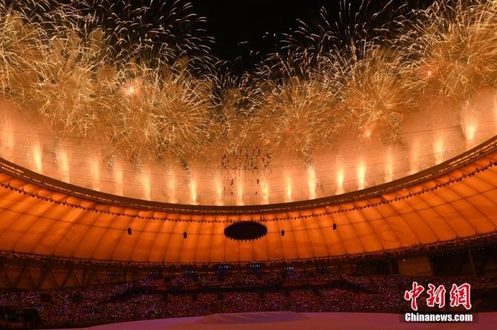 成都大运会开幕式太阳神鸟点燃 千年蜀韵与现代