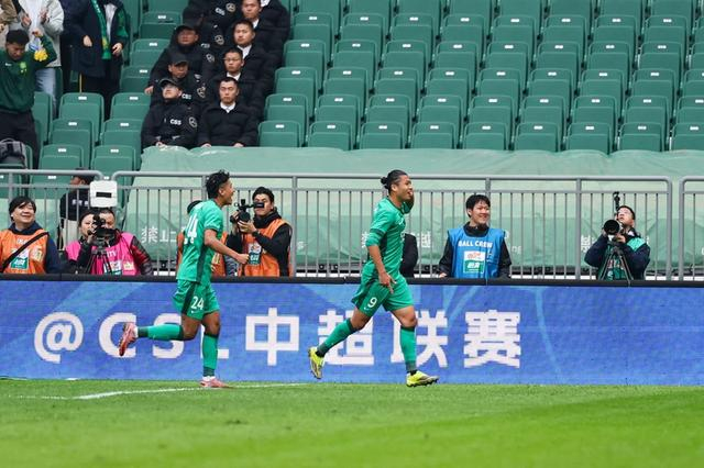 京沪大战成残阵对决 申花客场平局再添伤员