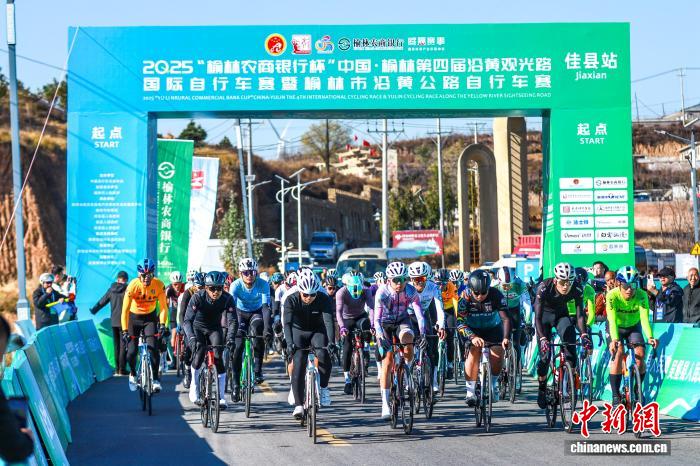 詹森·克里斯托夫勇夺黄衫 榆林国际自行车赛山