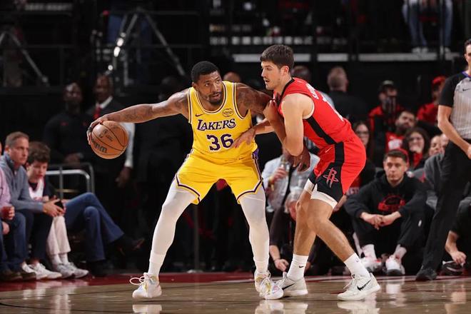 残阵湖人G1生死战：斯马特赌裁判尺度定胜负