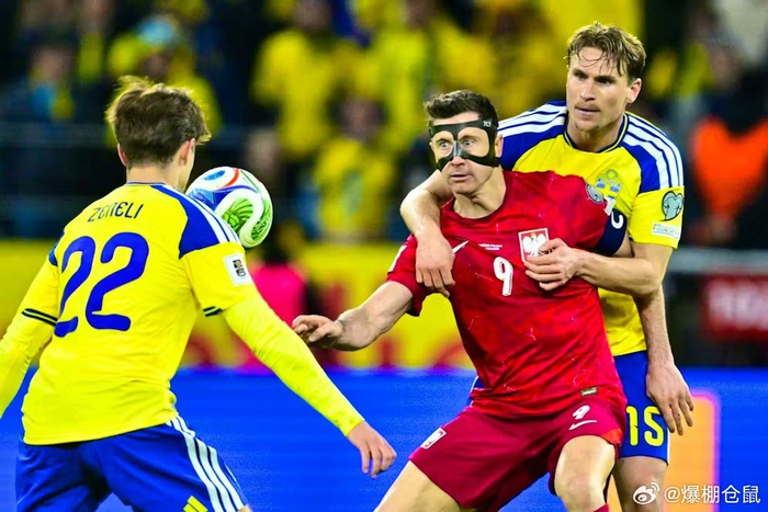 莱万因波兰折戟选择留队 专注巴萨双冠目标