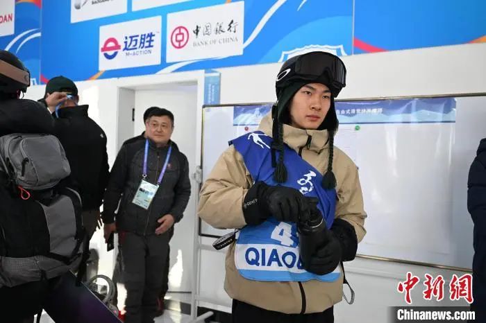 首夺冬运会金牌：苏翊鸣自述“我还是喜欢单板